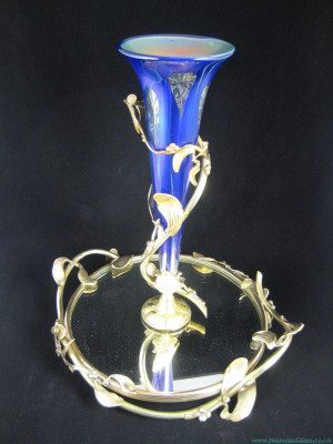 Centrepiece 0n Mirror base with Mistletoe metal stand